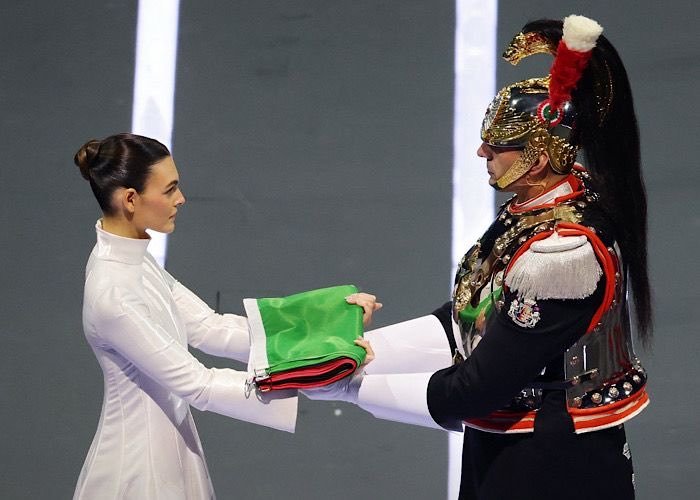 Vittoria Ceretti bandiera corazziere